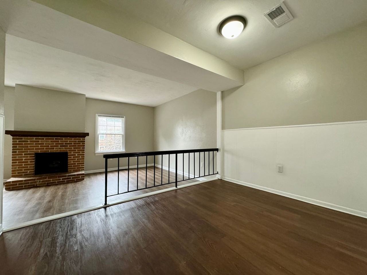 802 Cambridge Rd - Photo 7 of 20