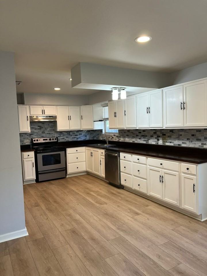 9 Las Flores Dr - Photo 2 of 11