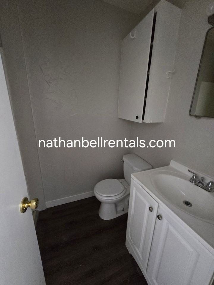 1295 E Houston St - Photo 6 of 12