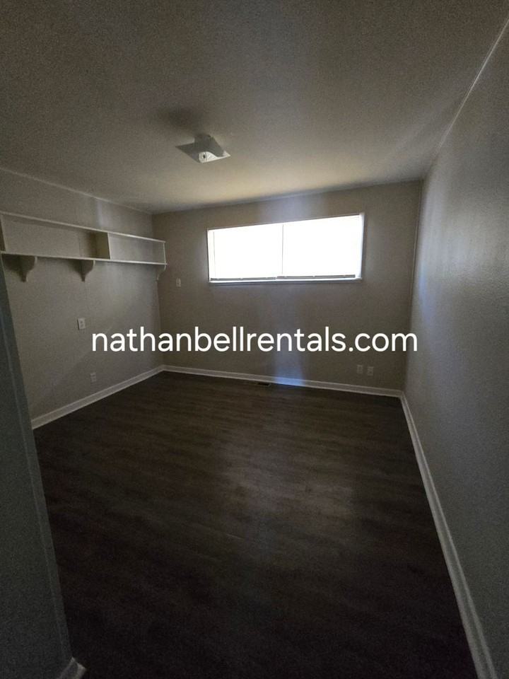 1295 E Houston St - Photo 7 of 12