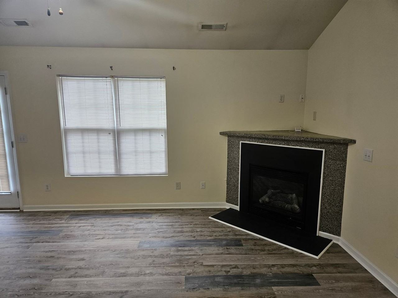 1474 Bromwich Dr - Photo 2 of 20