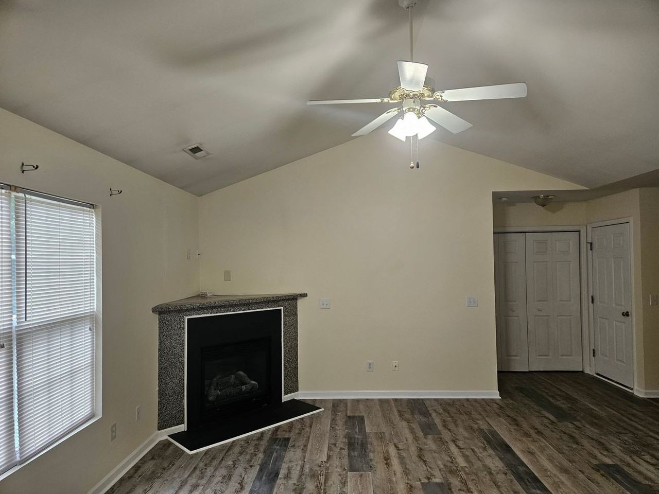 1474 Bromwich Dr - Photo 4 of 20