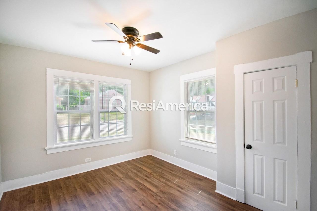 1640 Glenview Ave - Photo 2 of 17