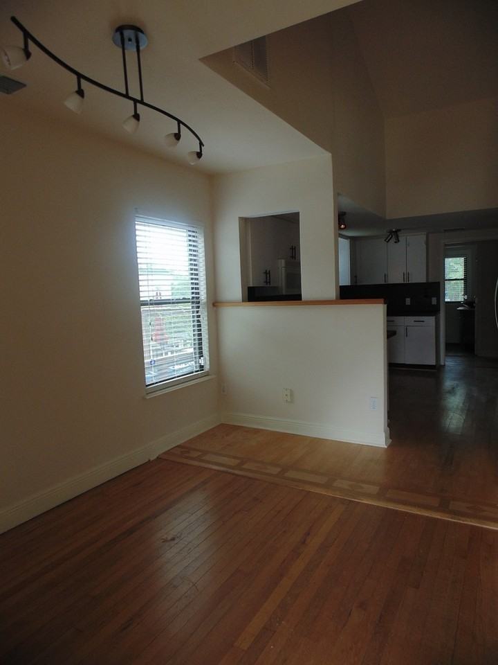 1410 W 51st St - Photo 7 of 24