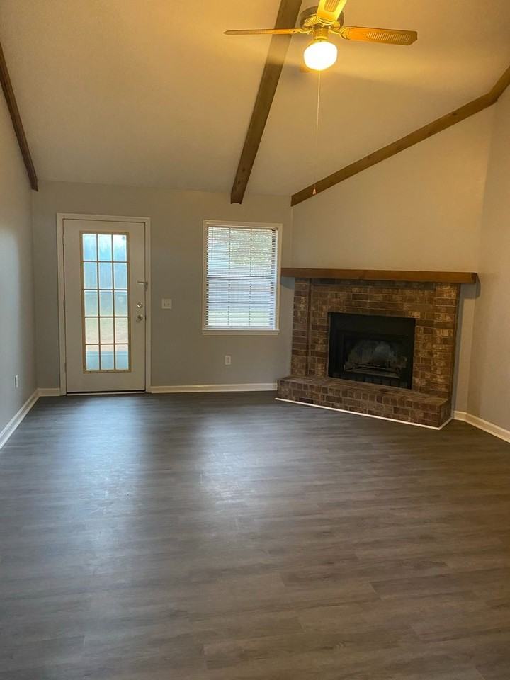 604 Oak St - Photo 3 of 17