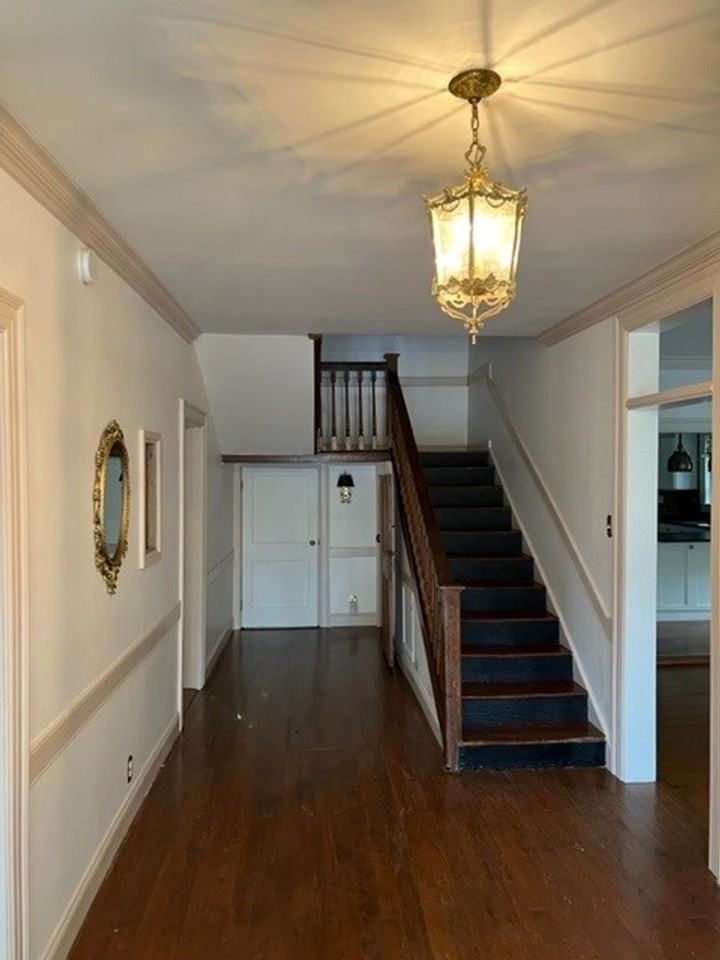 704 Kings Grant Rd - Photo 4 of 37