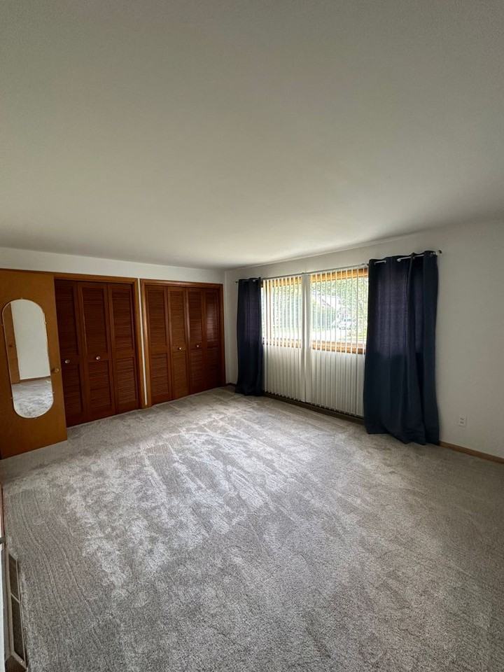 279 W Ohio Ave - Photo 3 of 9