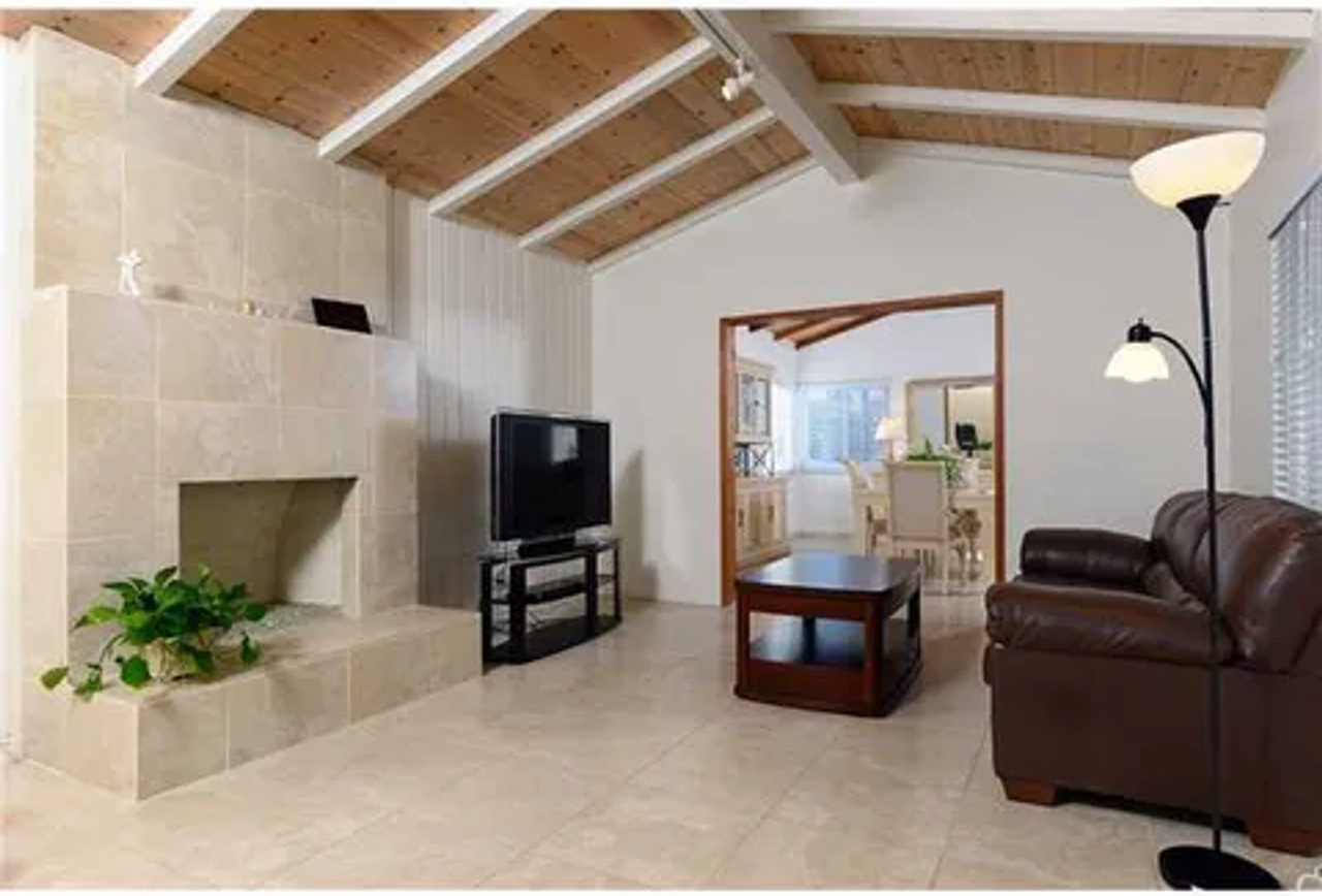 1249 Torrey Pines Rd - Photo 3 of 26