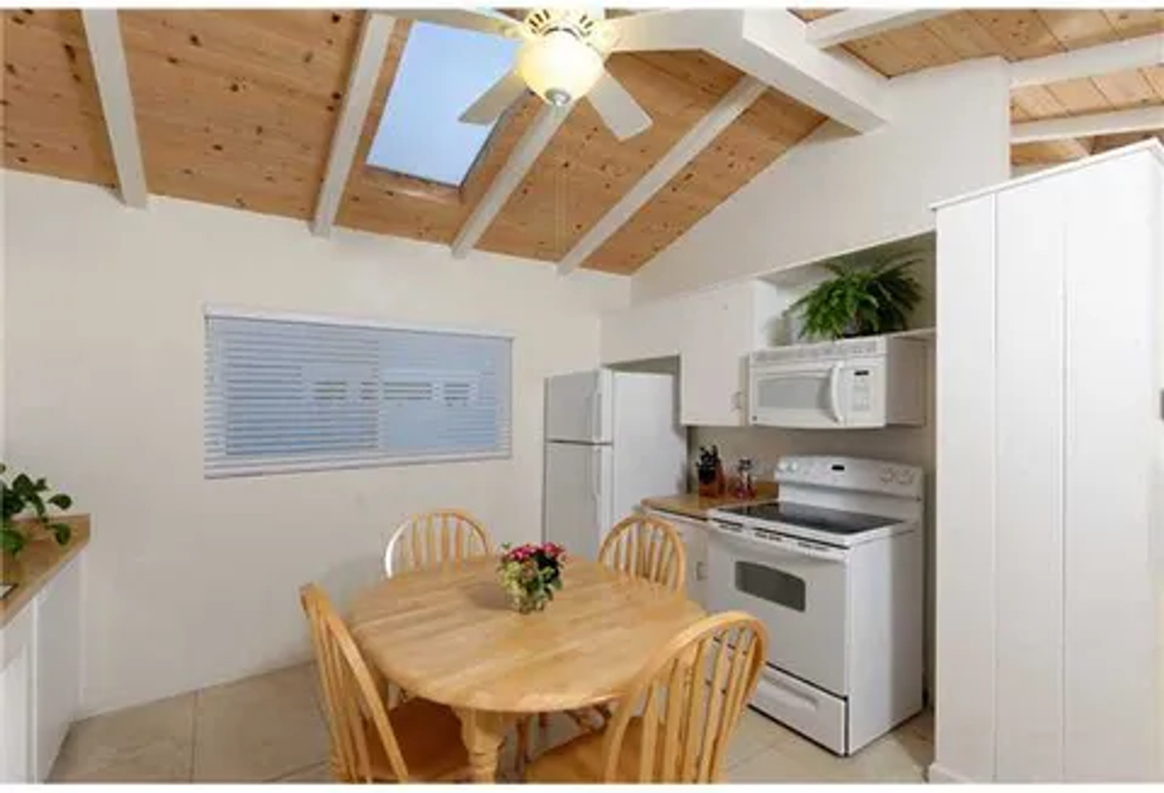 1249 Torrey Pines Rd - Photo 6 of 26