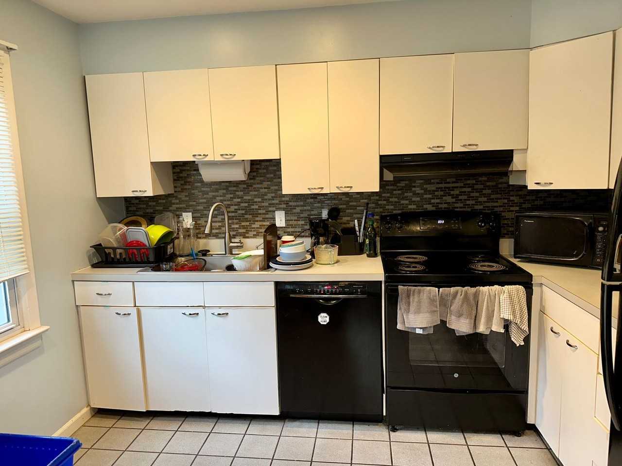 131 Huntington Ln - Photo 6 of 19