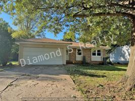 featured image of 926 E Edgewood St