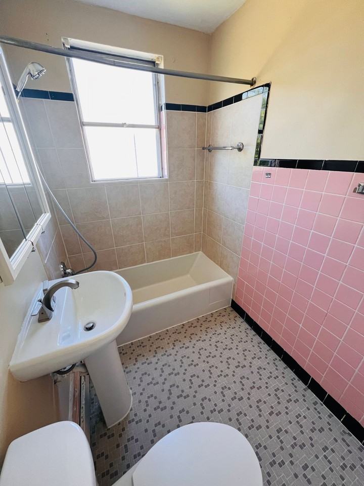 AIM - 820 N Main St - Photo 5 of 11