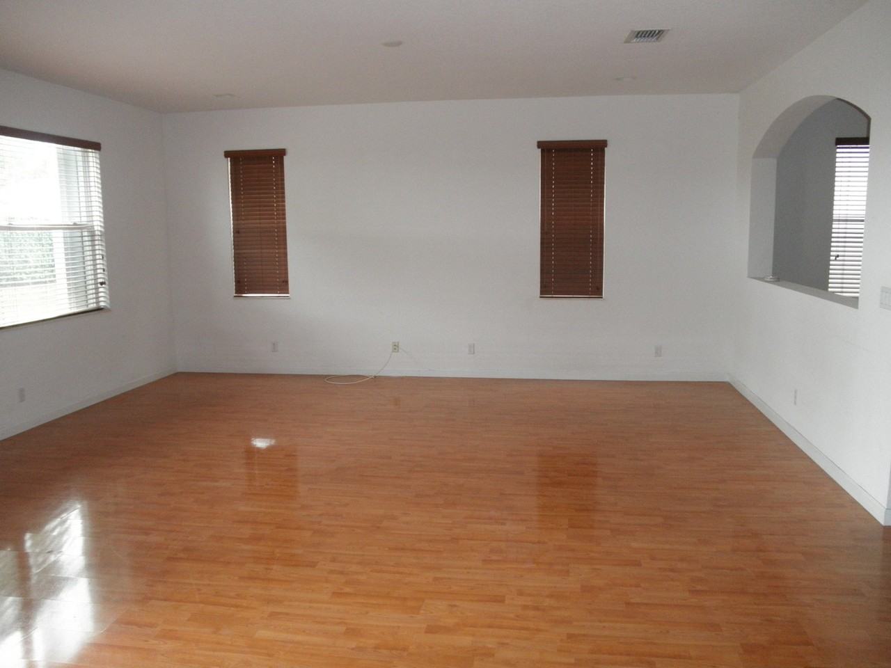 1263 Rosegate Blvd - Photo 6 of 9