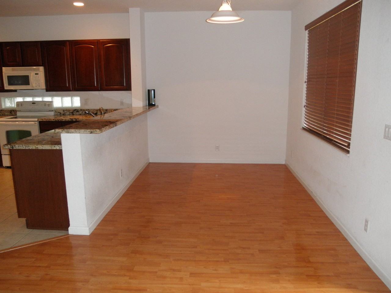 1263 Rosegate Blvd - Photo 7 of 9