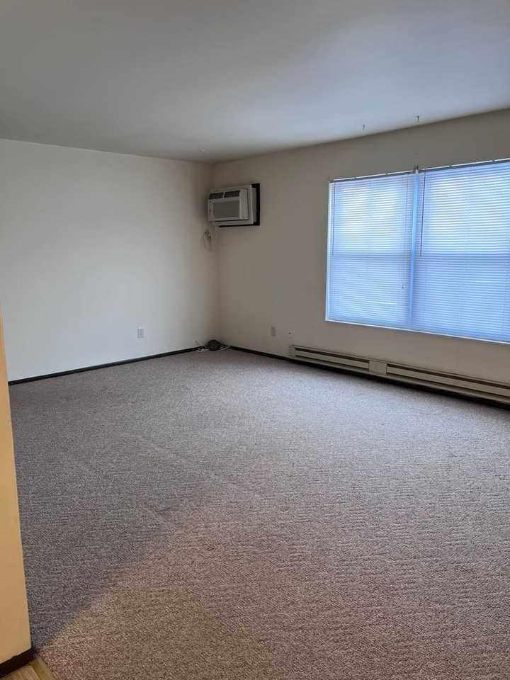 Ivy Lane 487 - Photo 2 of 7