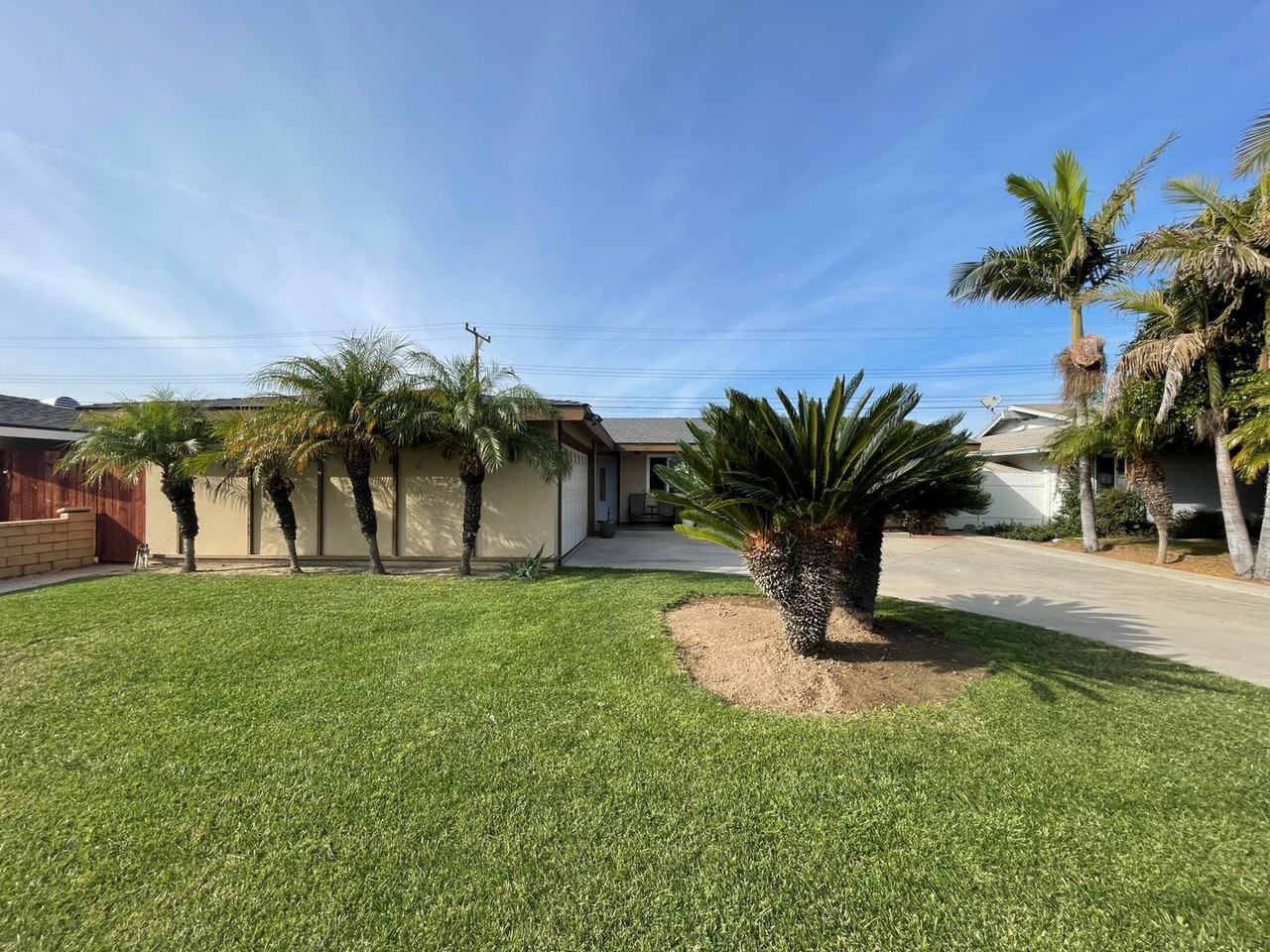 2151 Mono St - Photo 2 of 31