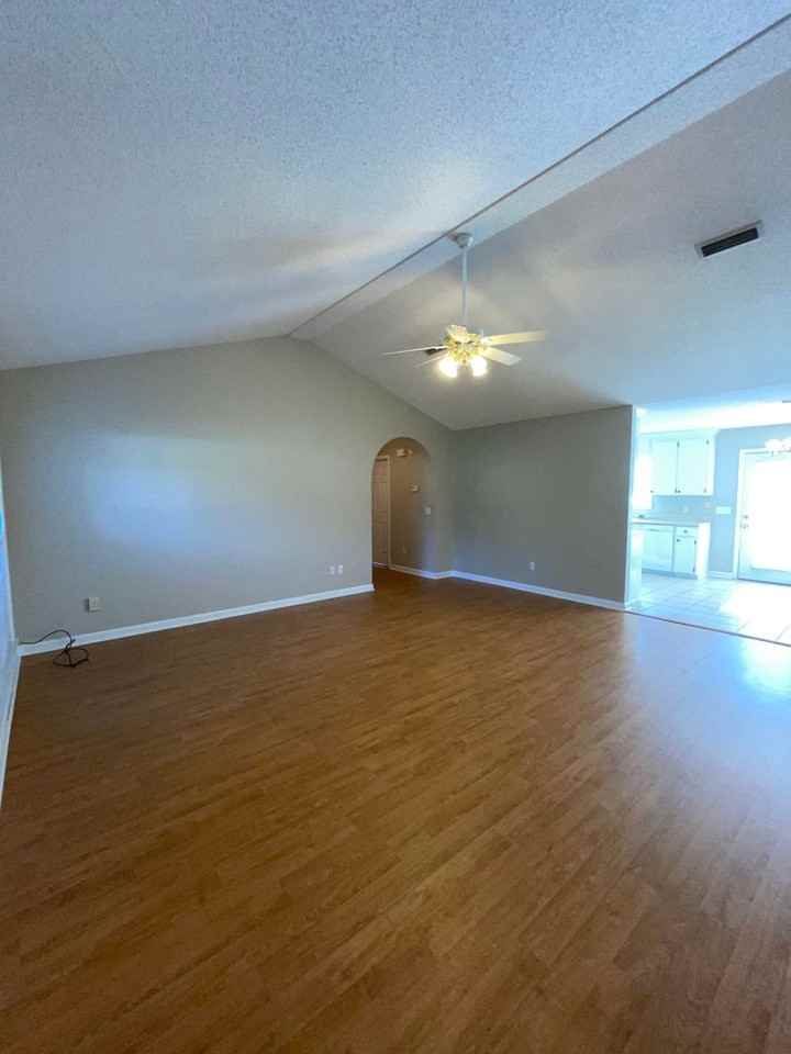 94 Fox Chase Dr - Photo 2 of 12