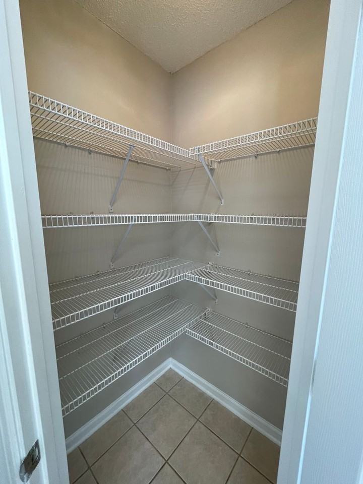 94 Fox Chase Dr - Photo 4 of 12