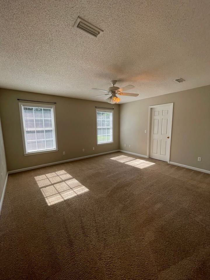 94 Fox Chase Dr - Photo 6 of 12