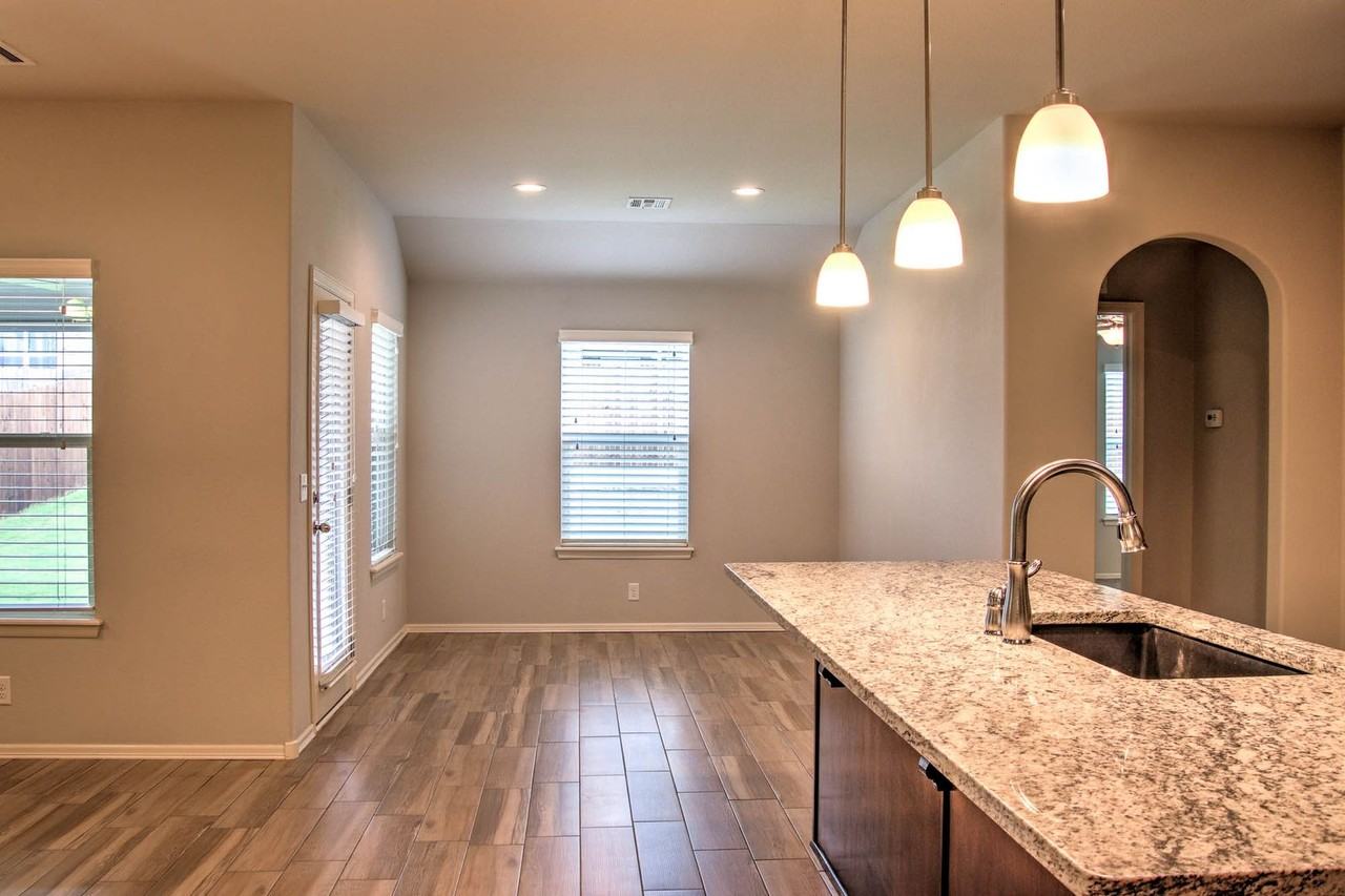 3208 W Fredericksburg St - Photo 6 of 23