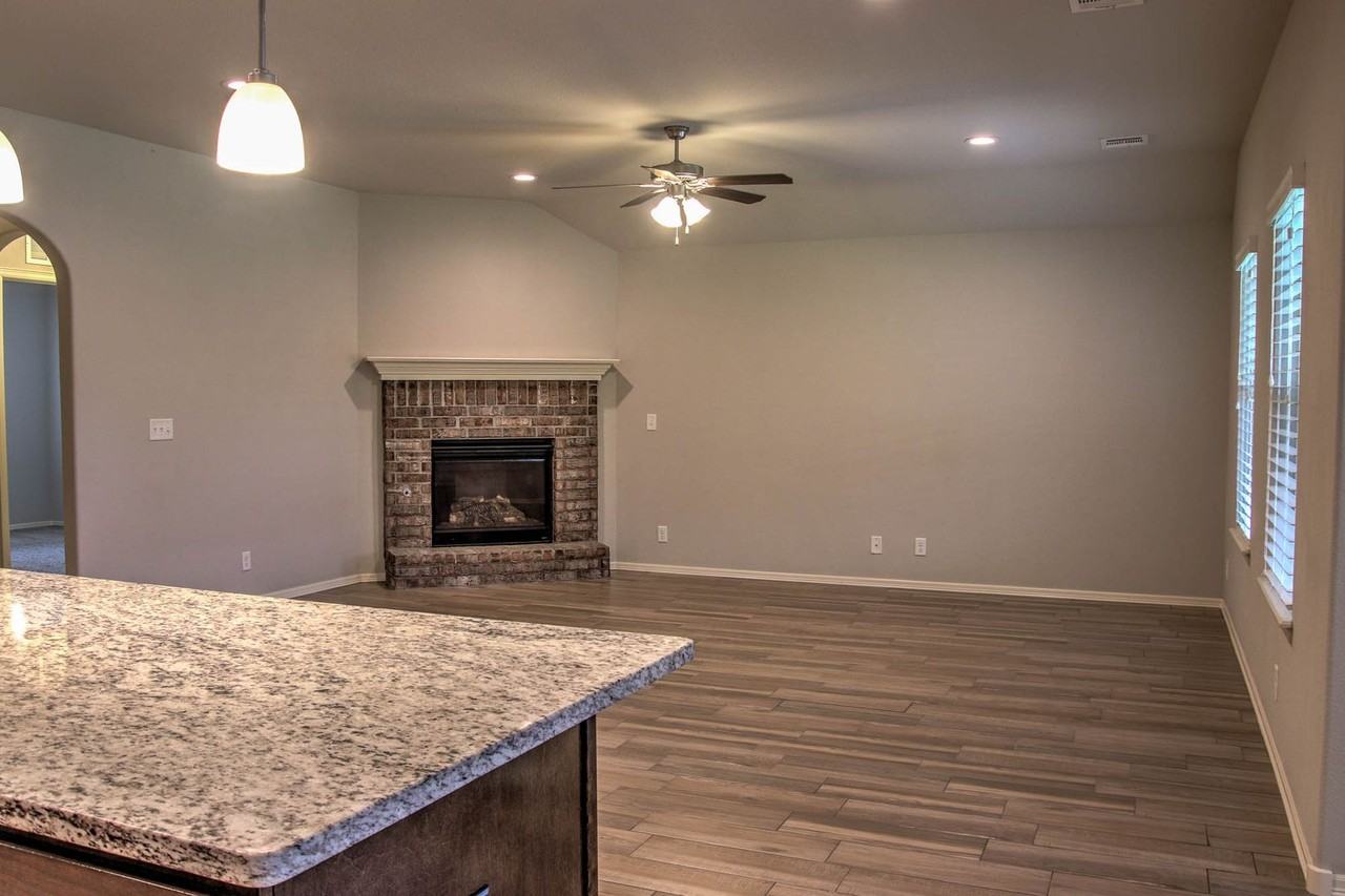 3208 W Fredericksburg St - Photo 7 of 23