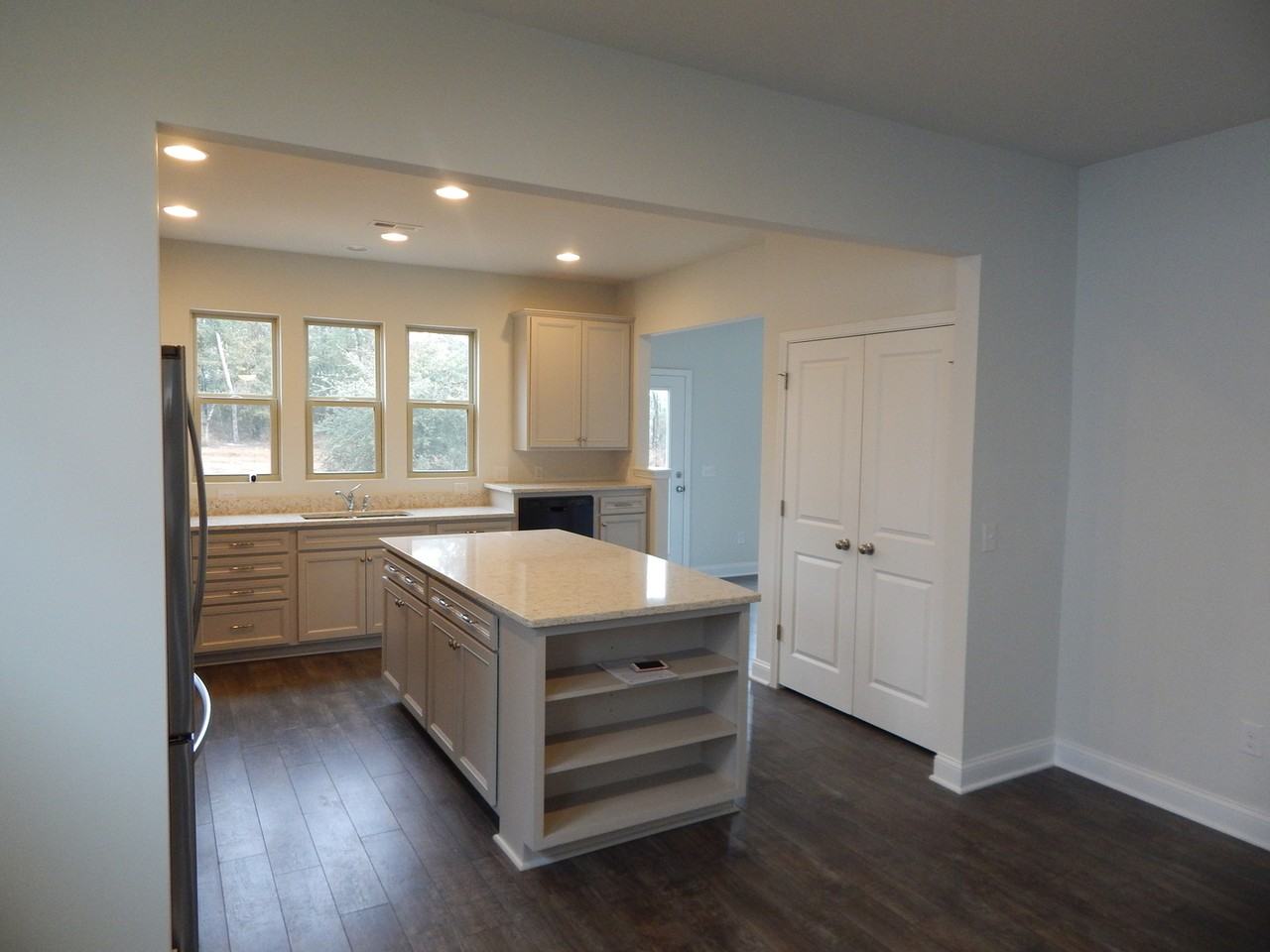 533 Lyrebird Ave - Photo 5 of 26