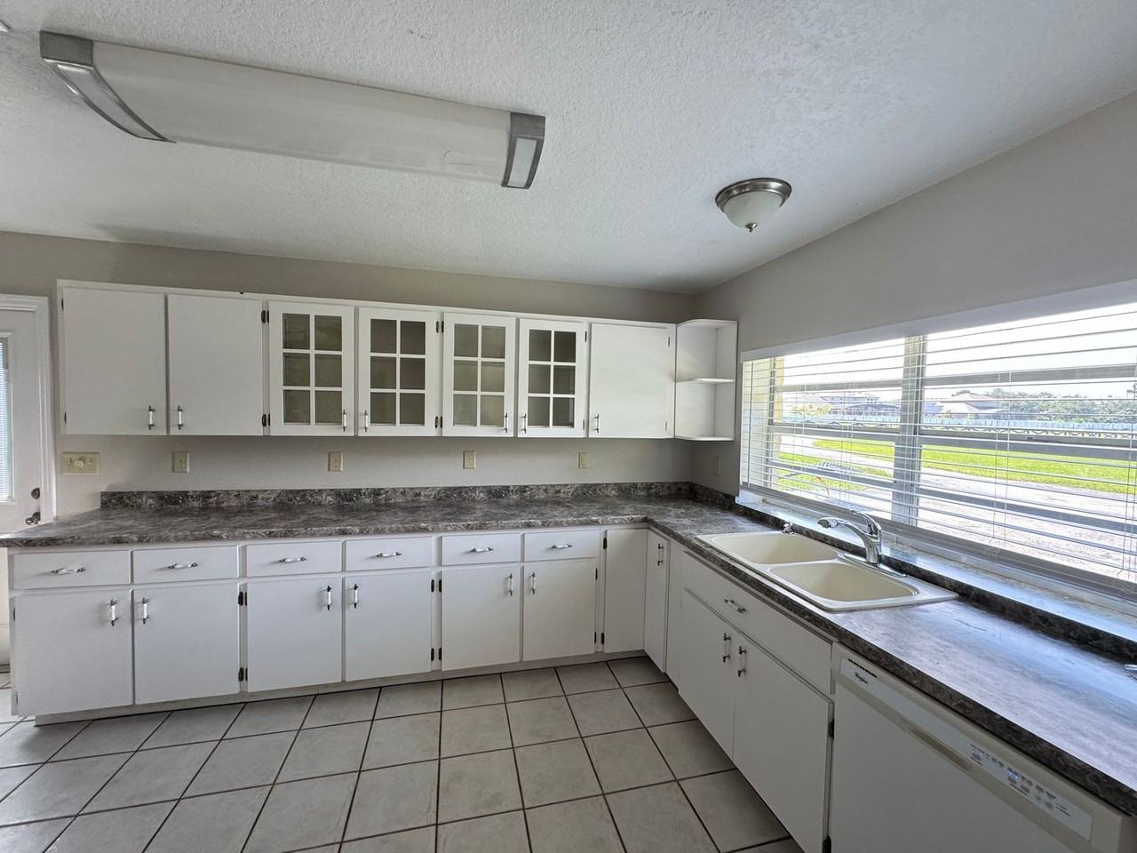 4213 Plymouth Sorrento Rd - Photo 7 of 19