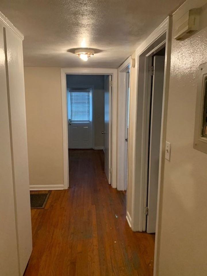 604 Kyle St - Photo 3 of 7