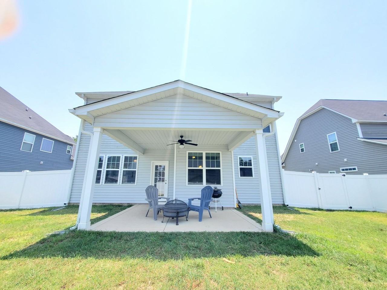 2115 Mannington Dr - Photo 4 of 31