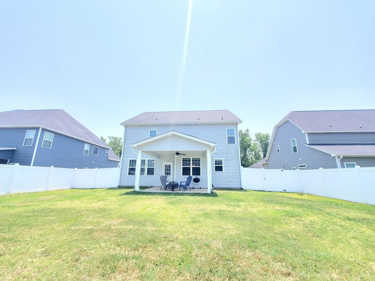 2115 Mannington Dr - Photo 5 of 31