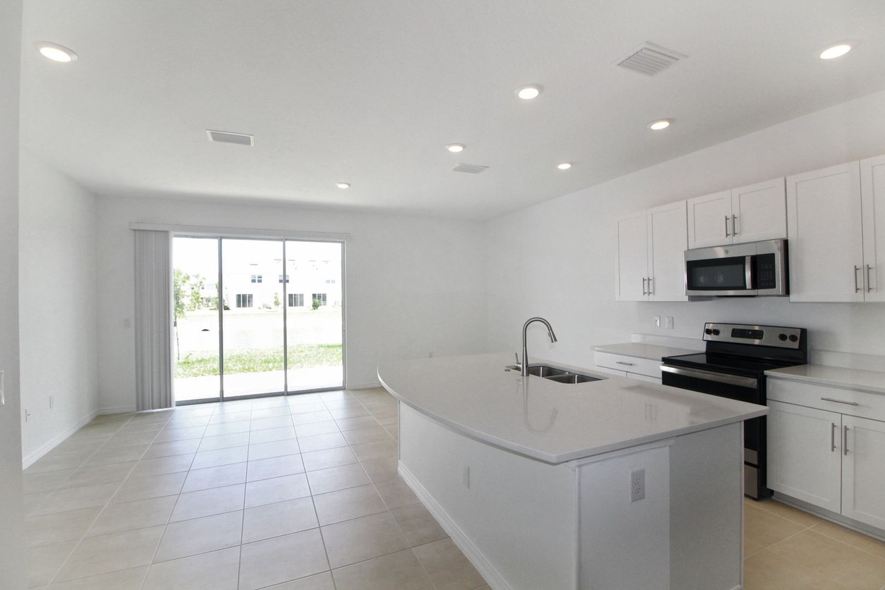 5671 Archipelago St - Photo 3 of 26