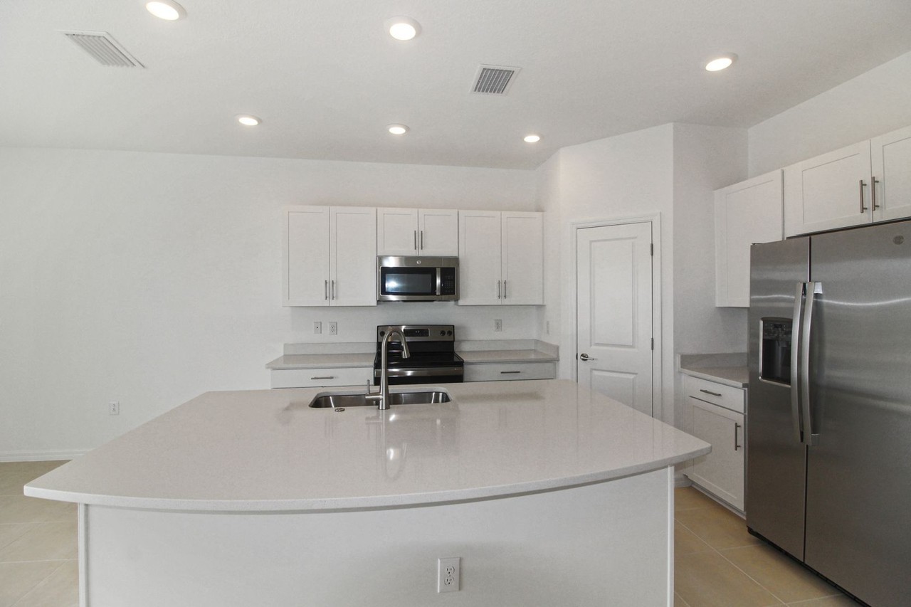 5671 Archipelago St - Photo 4 of 26