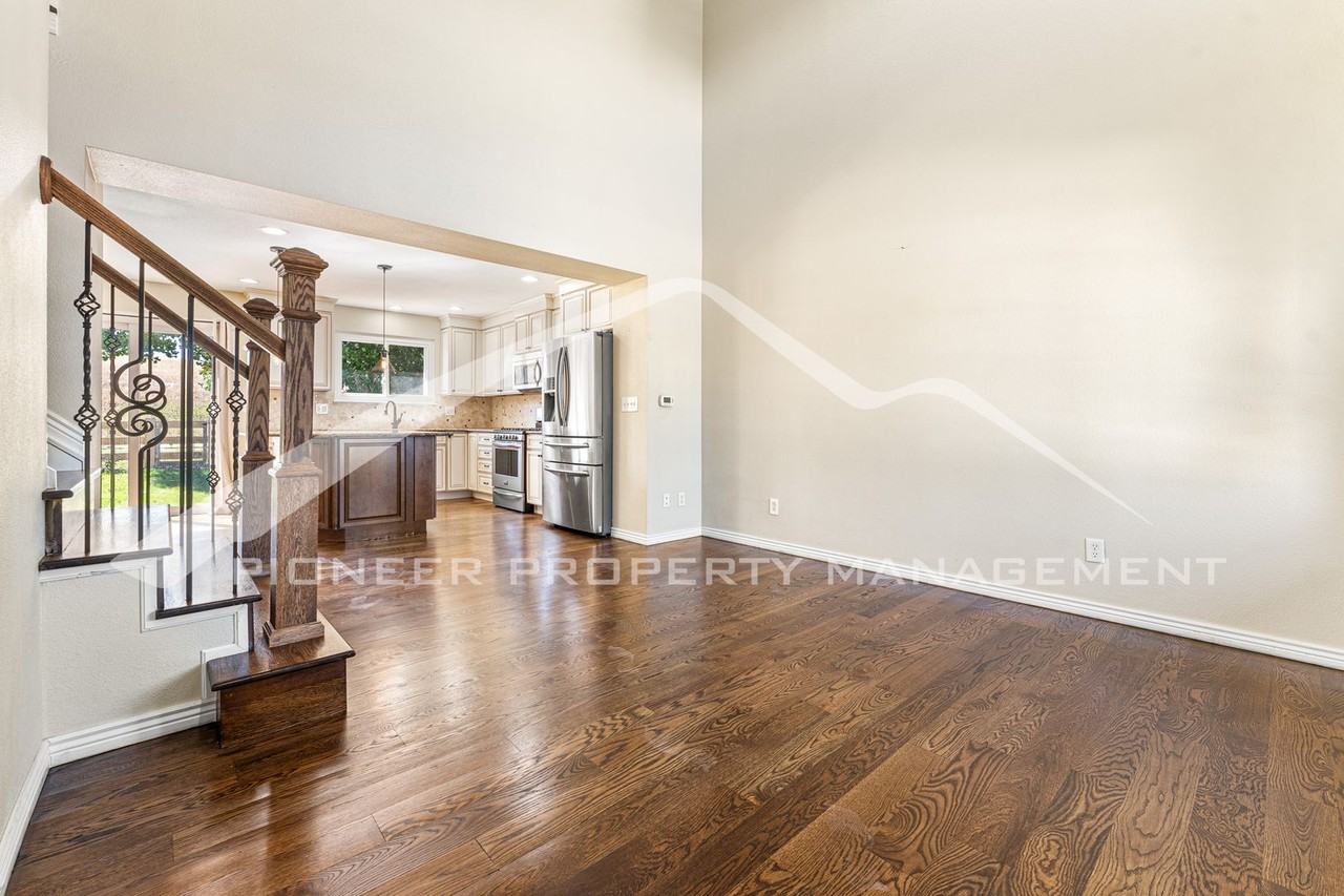 1471 Vinca Pl - Photo 2 of 24