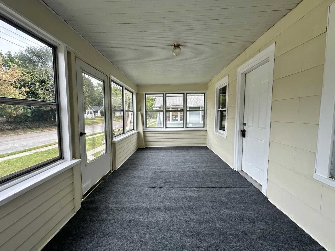 123 Harris Ave - Photo 2 of 13