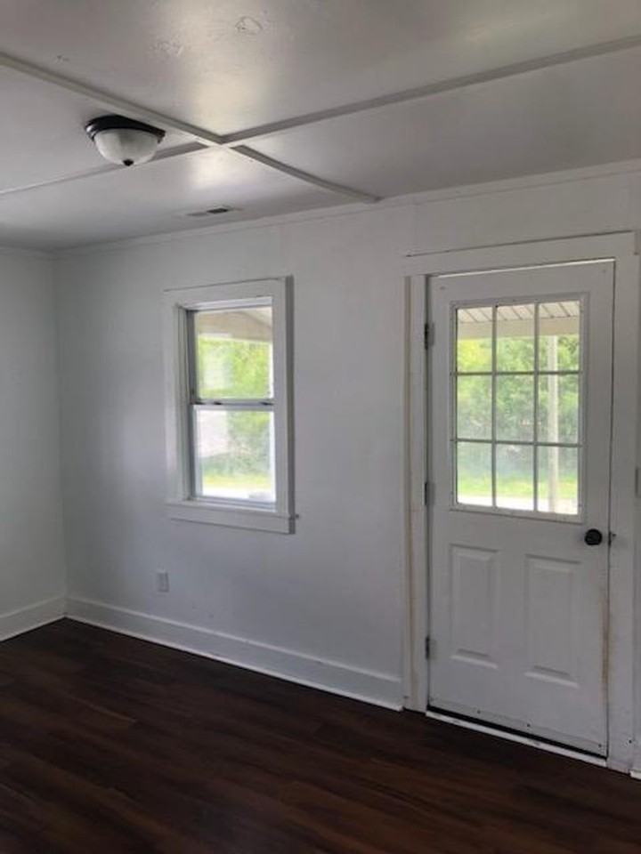 922 Old Halifax Rd - Photo 3 of 12