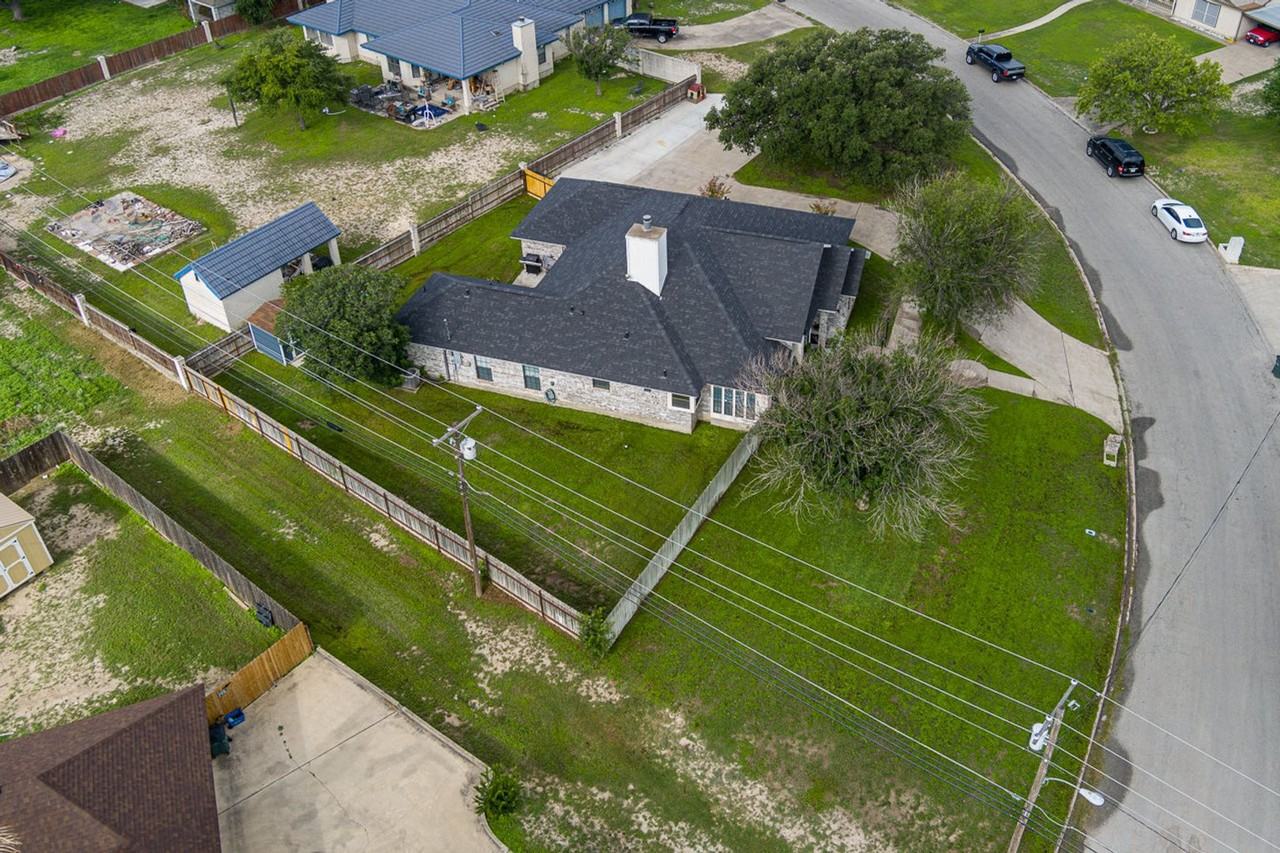 227 Foster Cir - Photo 4 of 28