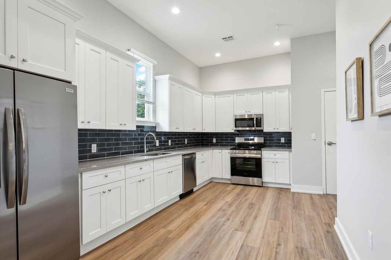 7417 Burthe St - Photo 3 of 9