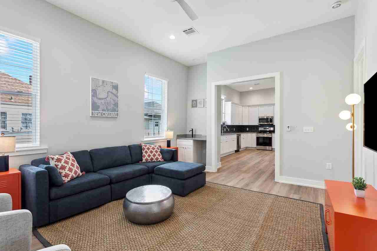 7417 Burthe St - Photo 5 of 9