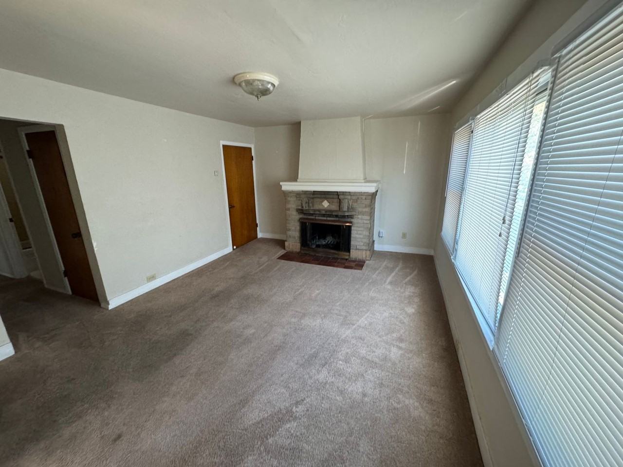 53 Maryland Pl - Photo 2 of 6
