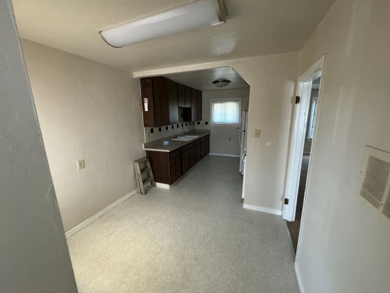 53 Maryland Pl - Photo 3 of 6