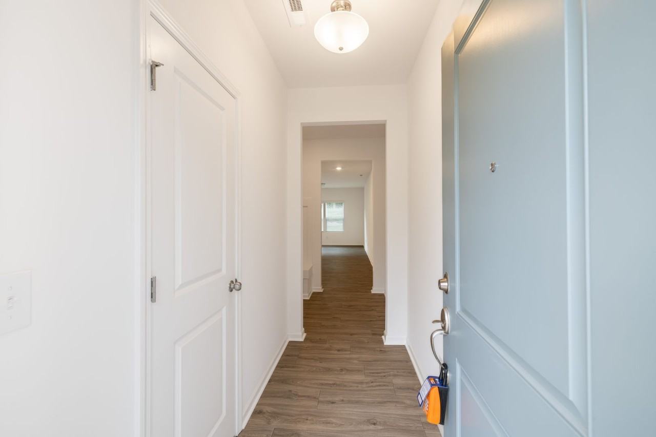 609 Elizabeth Ave - Photo 2 of 23