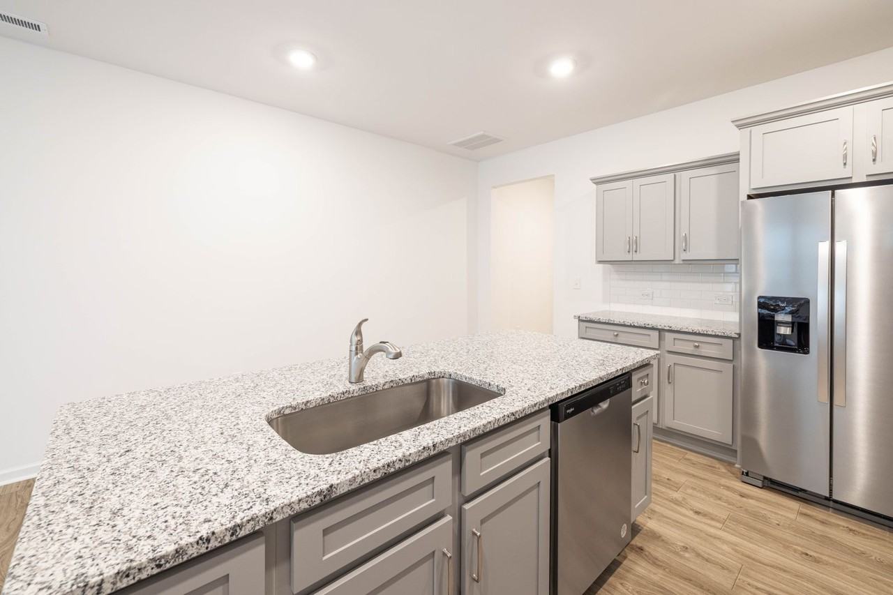 609 Elizabeth Ave - Photo 3 of 23