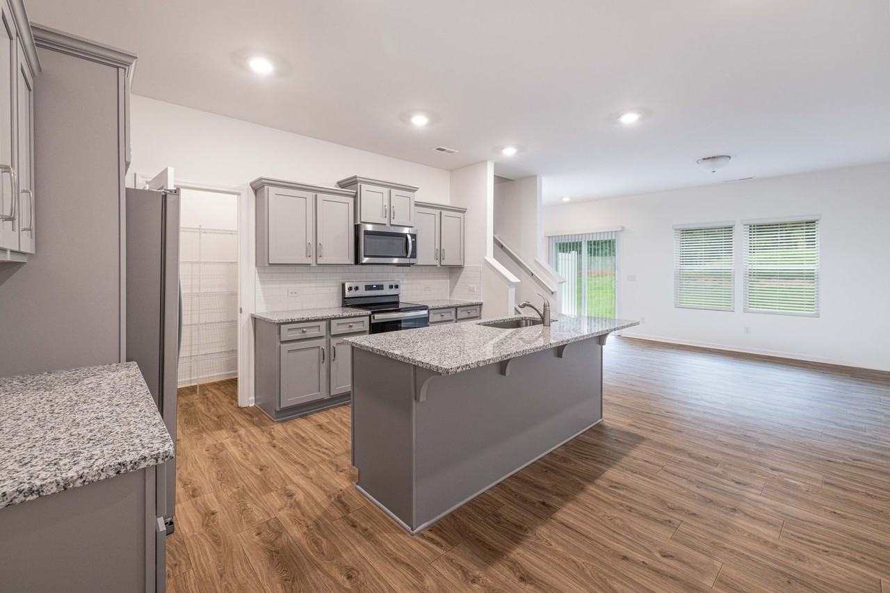 609 Elizabeth Ave - Photo 5 of 23