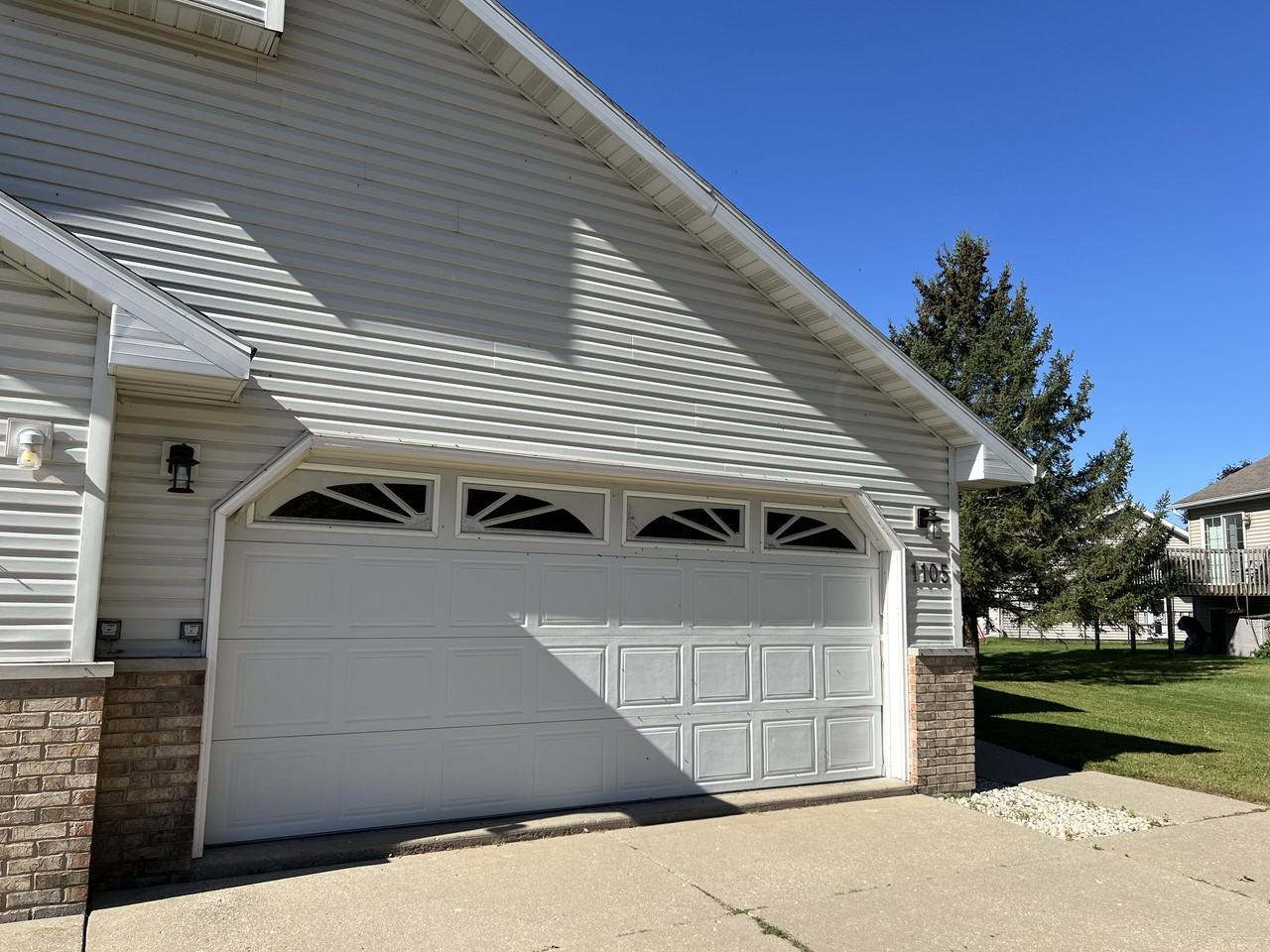 1105 Heritage Court - Photo 3 of 24