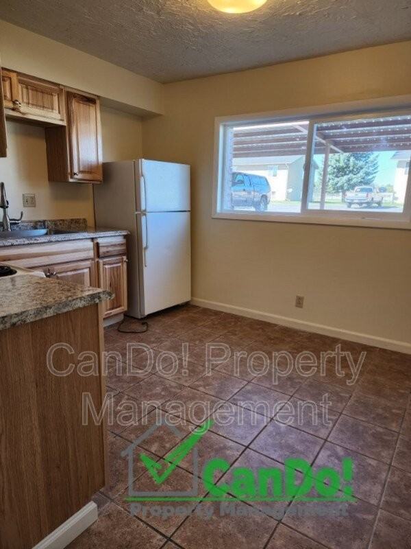 230 Carol Dr #4 - Photo 2 of 22