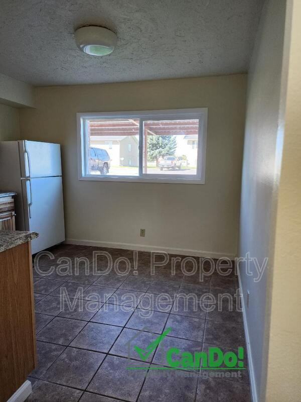 230 Carol Dr #4 - Photo 5 of 22