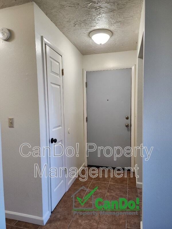 230 Carol Dr #4 - Photo 6 of 22