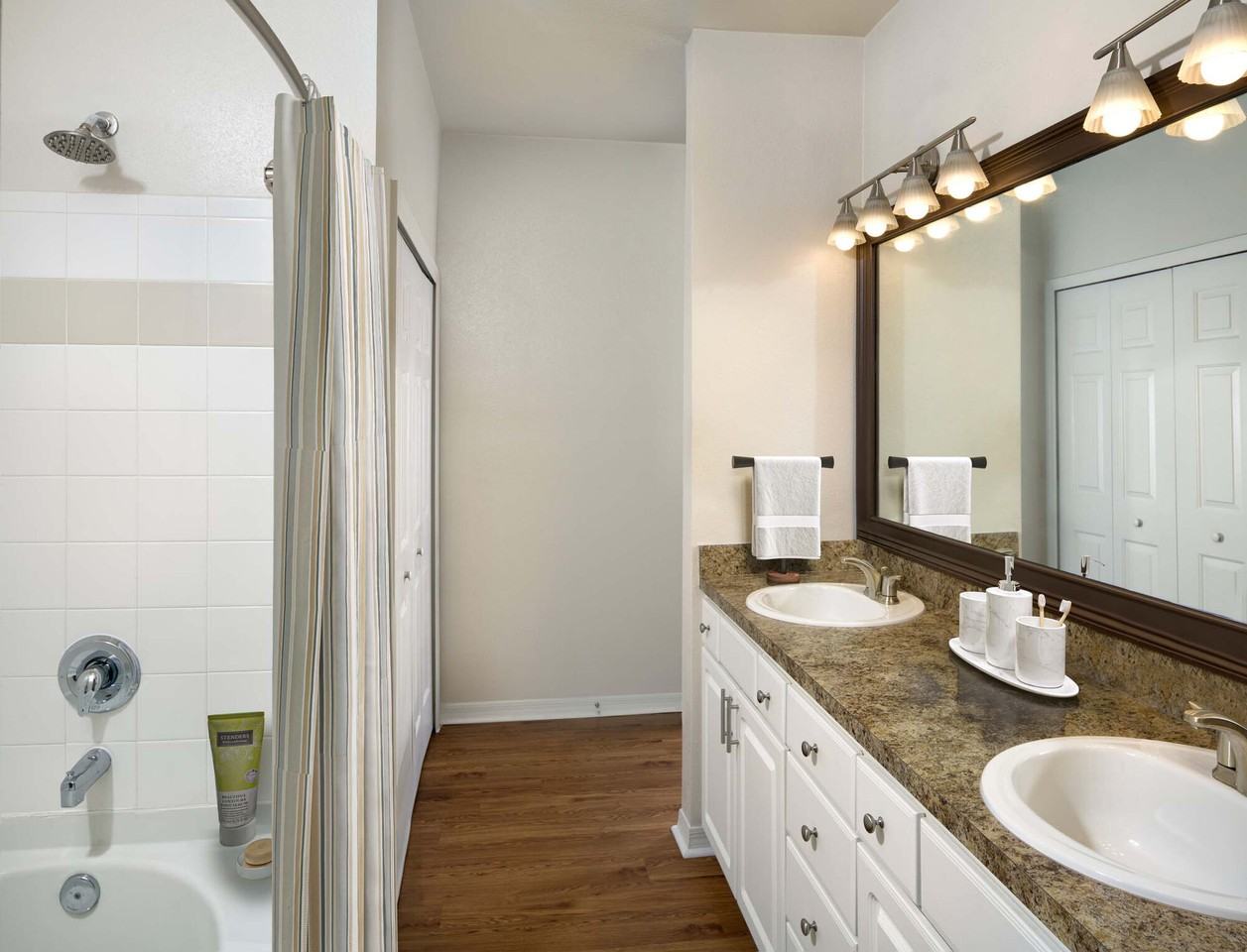 Camden Lago Vista - Photo 5 of 29