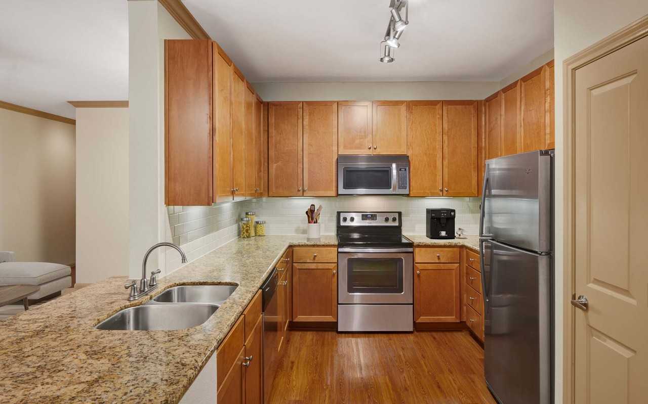 Camden Amber Oaks - Photo 3 of 50