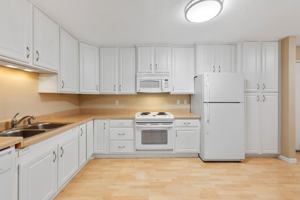 featured image of 2250 Victoria St N